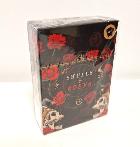 Skulls and roses standard - skulls,